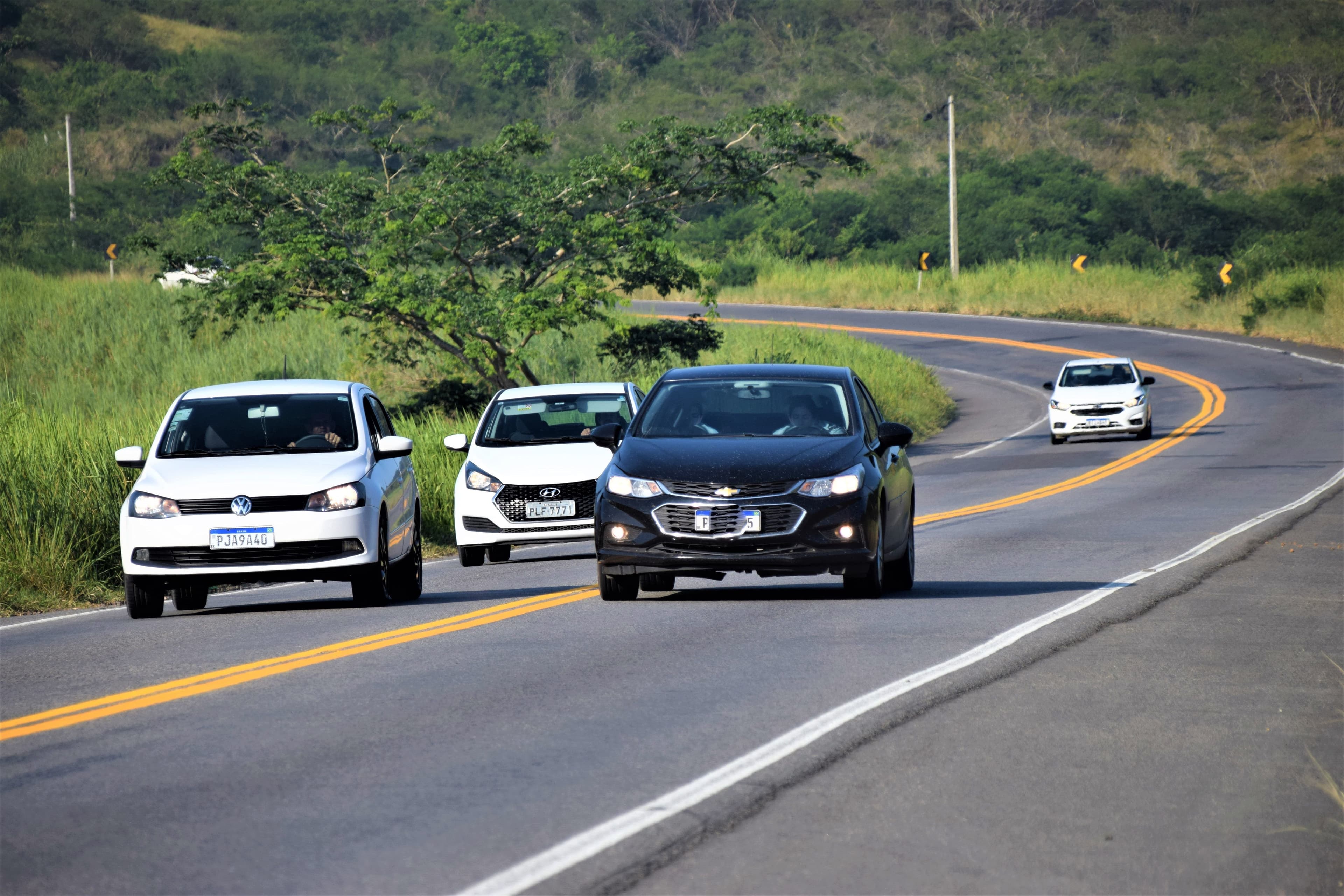 Ultrapassagem em Faixa Contínua NÃO Suspende a CNH de Imediato