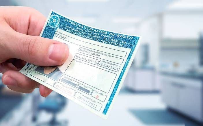 “Governo permite que motoristas com carteira vencida possam dirigir”