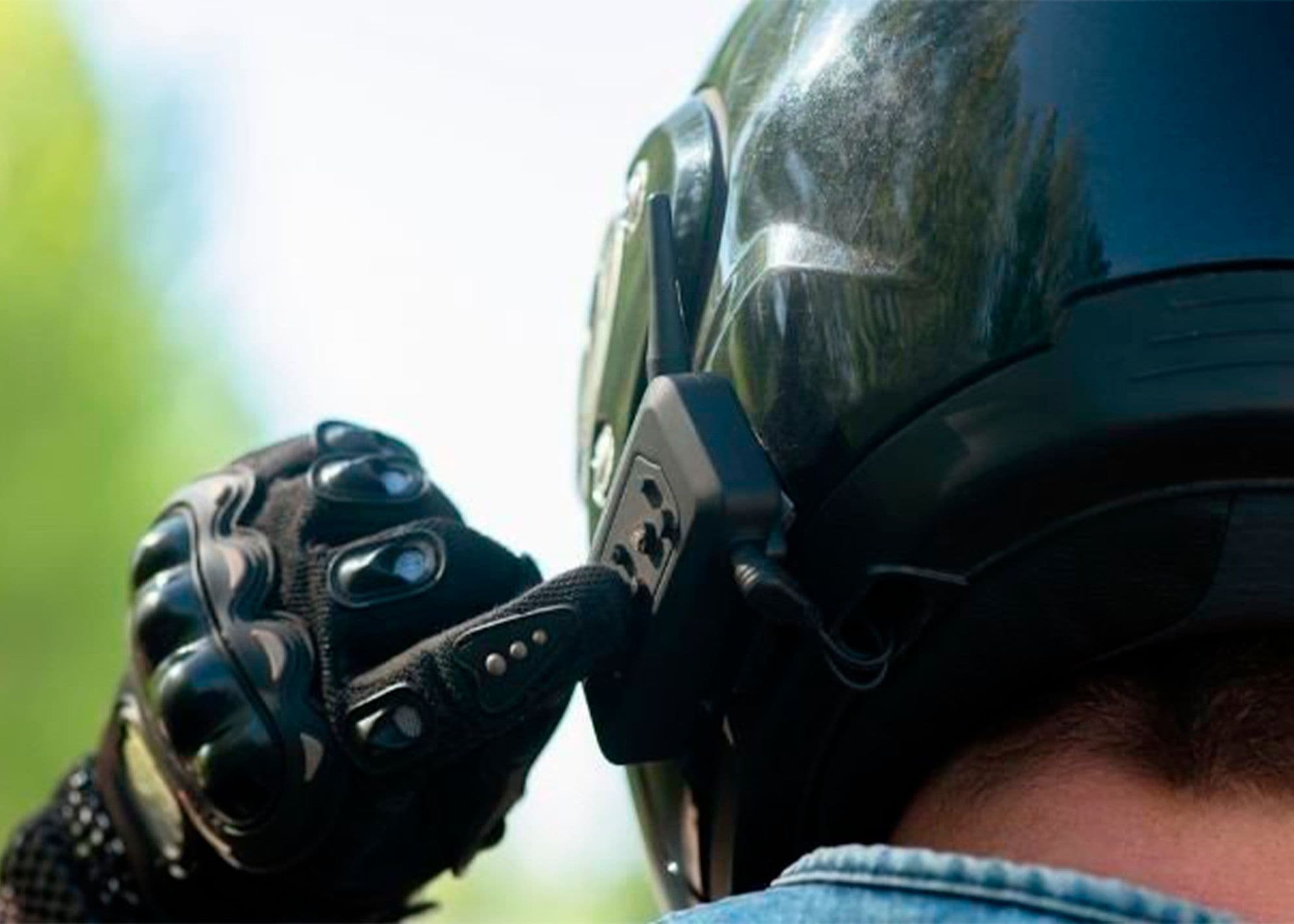 Intercomunicador no Capacete: Pode ou Não Pode?